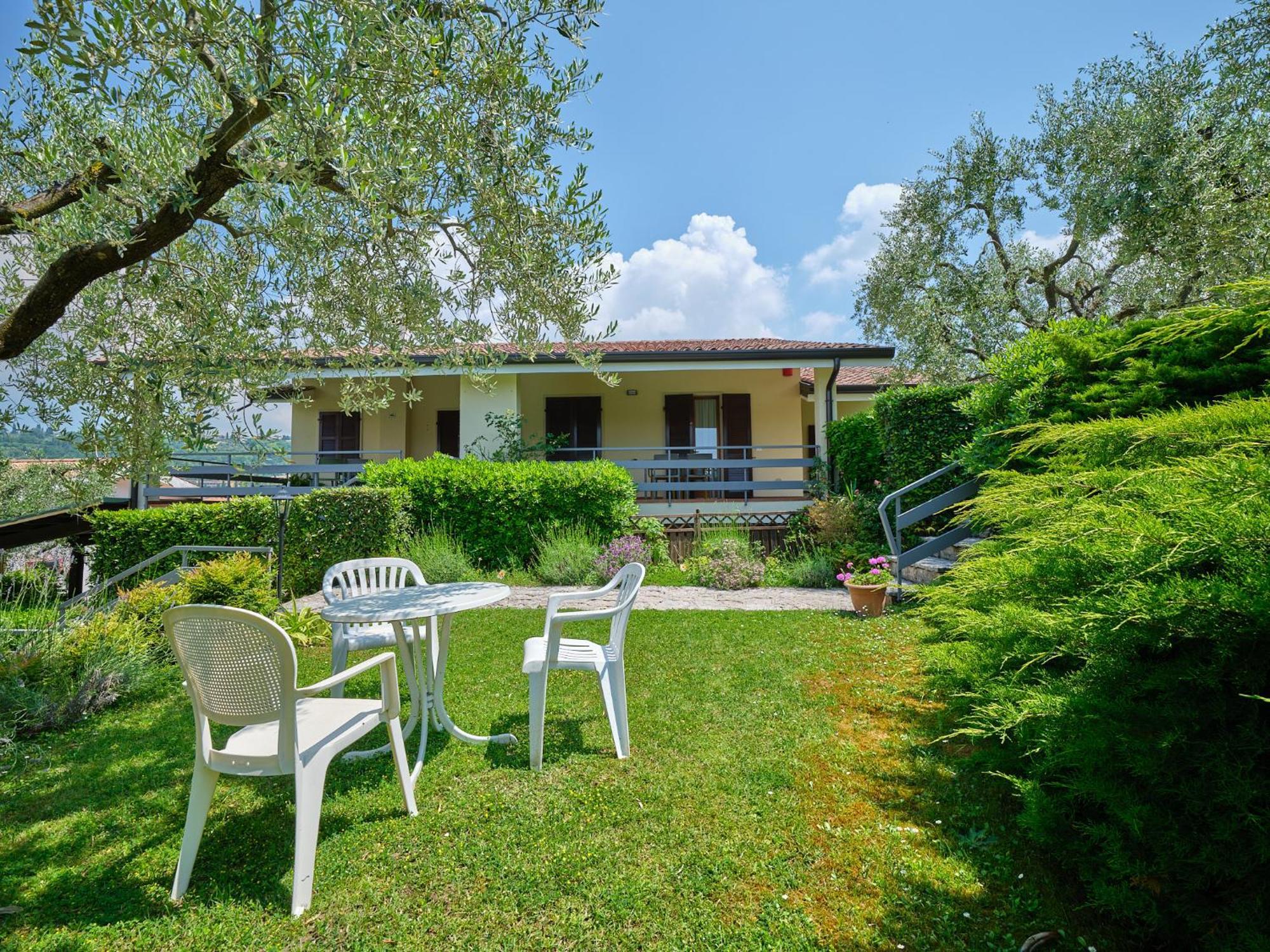 Appartamenti Le Rasole Garda  Exterior foto